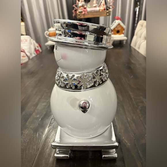 Bath & Body Works Silver and White Snowman 3 Wick Candle Holder - Picture 5 of 5